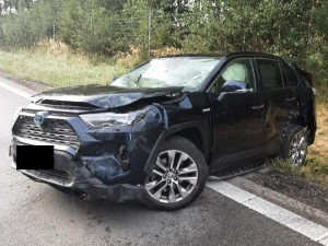 Po havárii na dálnici se auto několikrát převrátilo přes střechu, viník od nehody ujel