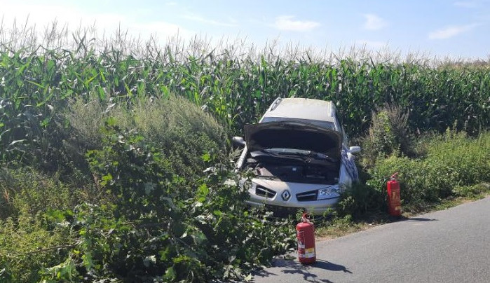 Řidička za jízdy usnula, po havárii letecky zamířila do jihlavské nemocnice. Navíc dostala pokutu. Foto: se souhlasem Policie ČR