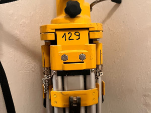 Zadržený nivelační přístroj, jehož majitele teď hledá policie