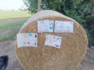 ANKETA: Jubilejní Slamáci v Jakubově. Řidiče i kolemjdoucí hlídá obří Sněhurka se svými trpaslíky