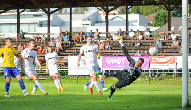 Patnáct penalt a prohra. Fotbalistům FC Vysočina utkání proti diviznímu Žďáru nevyšlo