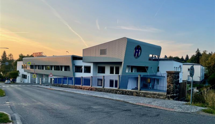 Novoměstská nemocnice má přebudovaný vstupní pavilon za více než sto milionů korun. Foto: se souhlasem Kraje Vysočina