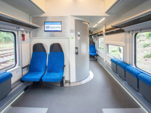 Vysočinu brázdí další moderní vlaky, bezbariérové Lišky mají klimatizaci i palubní Wi-Fi. Nahlédněte dovnitř