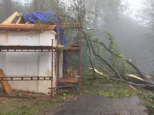 VIDEO: Neděle na Vysočině. V Jihlavě se rozběhlo vodní kolo, na kapli na Křemešníku spadl strom