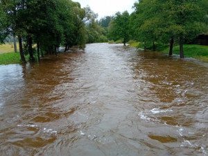 U Chotěboře prověří statik po záplavě most, v Křižánkách nefunguje školka