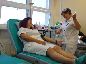 Vzor pro druhé. Zaměstnanci jihlavské nemocnice přišli darovat krev, třetina z nich byli nováčci