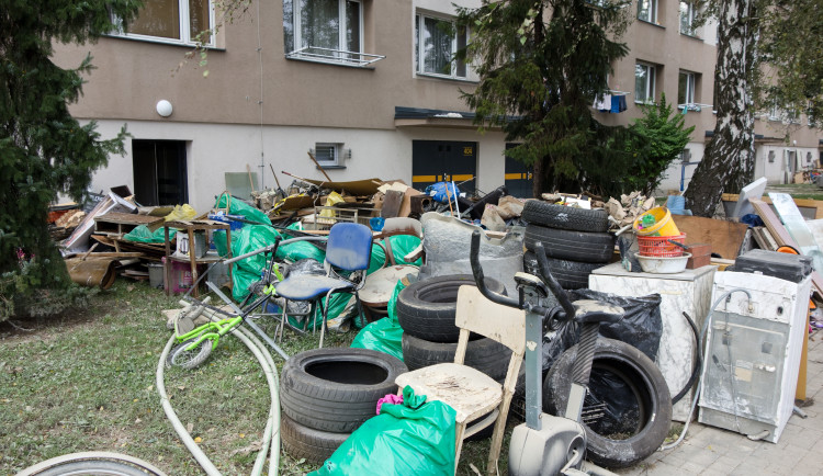 Pomoc oceníme, ale musíme o vás vědět, vzkazuje moravskoslezský hejtman dobrovolníkům