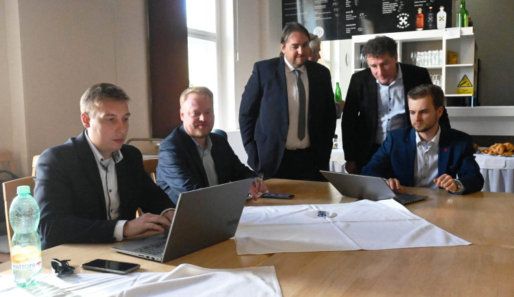 Ilustrační foto, volební štáb vítězného hnutí ANO