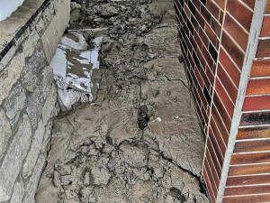 VIDEO: Slzy, trosky domů, tuny medu, co odnesla voda. Dobrovolnice z Jihlavska vzpomínají na den v České Vsi