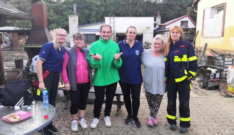 Daniela Francálková (první zleva) a Jiřina Petrová (první zprava)