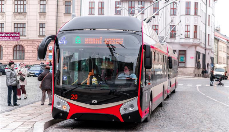 Ilustrační foto, nejnovější parciální trolejbus z konce roku 2023