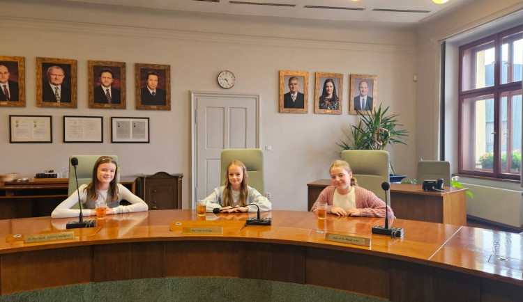 Tří dívky v Jihlavě zachránily chlapečka v kočárku. Nebojte se pomoci, budete mít dobrý pocit, vzkazuje jedna z nich