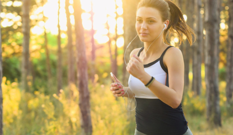 Jak zůstat v kondici? Pohyb, vyvážená strava a zbavení se nezdravých návyků