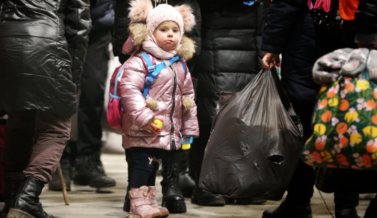 Průzkum: Dvě třetiny uprchlíků z Ukrajiny plánují zůstat v Česku