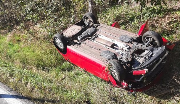 Hromadná nehoda u Třebíče: Řidička za volantem Škody Citigo poničila další tři auta. Foto: se svolením Policie ČR