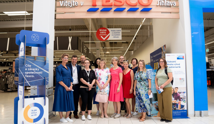 Tesco v Jihlavě rozšiřuje nabídku zdravých potravin, daruje tuny potravin lidem v nouzi, optimalizuje obaly a snižuje uhlíkovou stopu