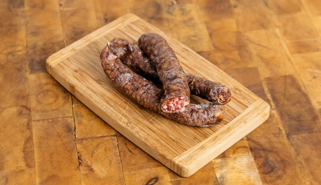 Zakoupené klobásy by lidé měli vrátit.