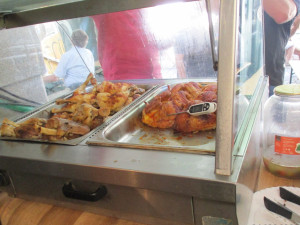 Kontroly hygieniků na velkých akcích na Vysočině. Problémy u třinácti stánků