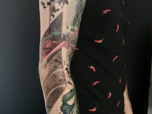 Když jsem začínal s autorským tetováním, tak jsem byl za exota a dnes to dělá kdekdo, říká tatér Dodáč