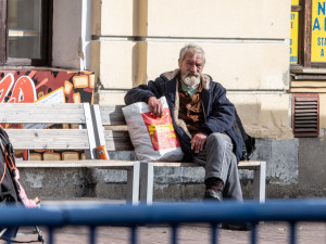 Kraj Vysočina spolu s Červeným křížem zajistí v Jihlavě hygienu pro lidi bez domova