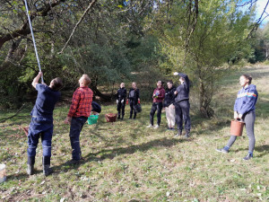 V Ujčově na Žďársku lidé sebrali pět tun jablek, výtěžek z prodeje jde na kroje