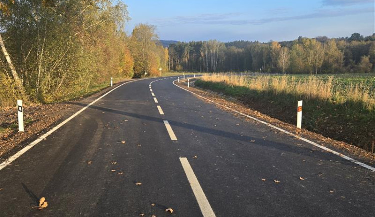 Modernizovaný úsek silnice z Ledče nad Sázavou k dálnici D1 se po dlouhých měsících otevře řidičům