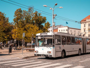Dopravní podnik připravil speciální dušičkovou linku D, cestující zdarma sveze retro trolejbus