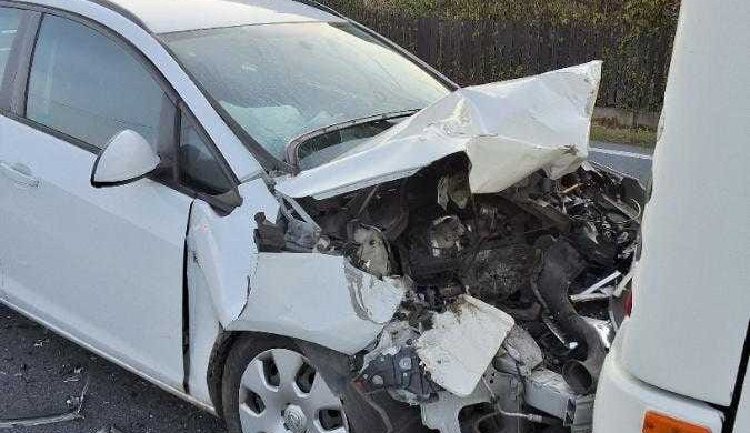 V Havlíčkově Brodě se srazil autobus s osobním autem, na místě jsou záchranáři. Foto: Se svolením Policie ČR