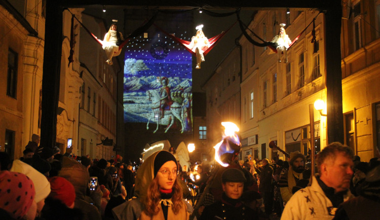 Pondělí patřilo v Jihlavě svatému Martinovi, na průvod přišly tisíce lidí