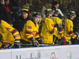 Vyrovnané derby rozhodl gól půl minuty před koncem. Třebíč vyhrála 3:2, kapitán Čachotský zápas nedohrál