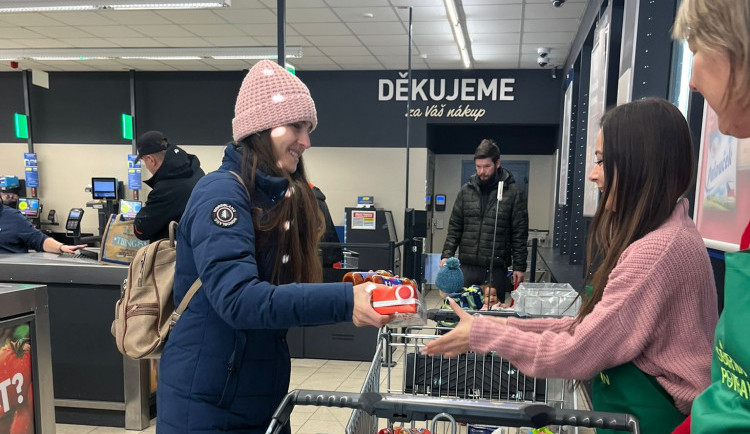 Sbírka potravin byla v Jihlavě úspěšná, vybralo se 2 207 kilo darovaných věcí. Foto: Se svolením Oblastní charity Jihlava