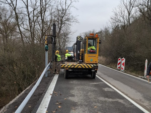 Silnice I/23 mezi Třebíčí a Vladislaví je opět průjezdná, silničáři dokončili opravy škod po deštích