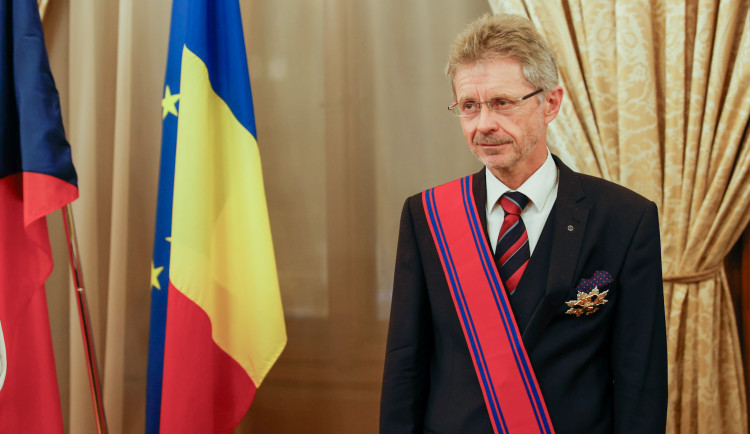 Předseda Senátu Miloš Vystrčil obdržel za rozvoj mezinárodních vztahů Řád hvězdy Rumunska. Foto: Se souhlasem Kanceláře Senátu