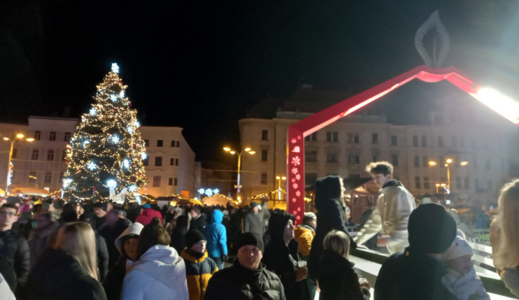 Rozsvěcení vánočních stromečků i letos podpořil ČEZ. Ty nejpovedenější finančně odmění