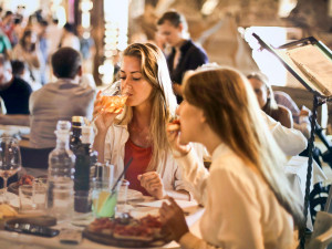 Jihlavská restaurace na Štědrý den podává šneky. Pacienti v nemocnici budou obědvat krupicovou kaši