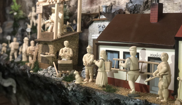 VIDEO: Lidé v Rohozné znovu obdivují pohyblivý betlém s hlasem Ondry Vetchého. Vznikal osm měsíců