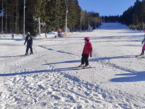 Na Vysočině se dá lyžovat jenom na sjezdovce Čeřínek, přírodní sníh roztál