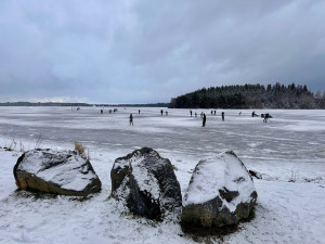 Bruslaři teď ve velkém vyhledávají Velké Dářko nebo rybník pod Zelenou horou