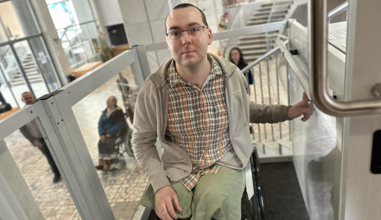 VIDEO: Do DKO v Jihlavě mohou po úpravách i handicapovaní. Hodně nám to pomůže, pochvaluje si vozíčkář