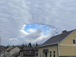 Nebesa se tajemně otevřela, i nad Vysočinou. Vidíte na snímcích UFO, anděla nebo ducha?