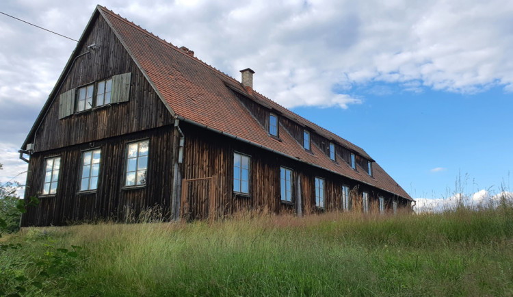 Ilustrační foto, budova školní tělocvičny ve Stonařově