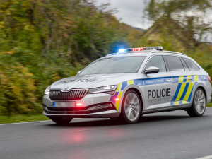 Tragický podvečer na Havlíčkobrodsku. Řidič v osobáku havaroval, auto převrátil na bok a na místě zemřel