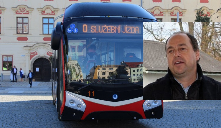 Na změny jízdních řádů na základně podnětů od cestujících jsme nerezignovali, říká ředitel DPMJ Radim Rovner.