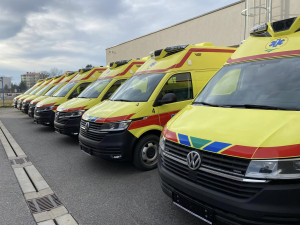 Záchranka na Vysočině má osm nových sanitek. Mají pohon všech kol a klimatizovaný ambulantní prostor