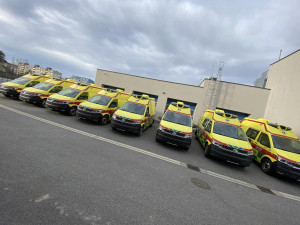 Záchranka na Vysočině má osm nových sanitek. Mají pohon všech kol a klimatizovaný ambulantní prostor