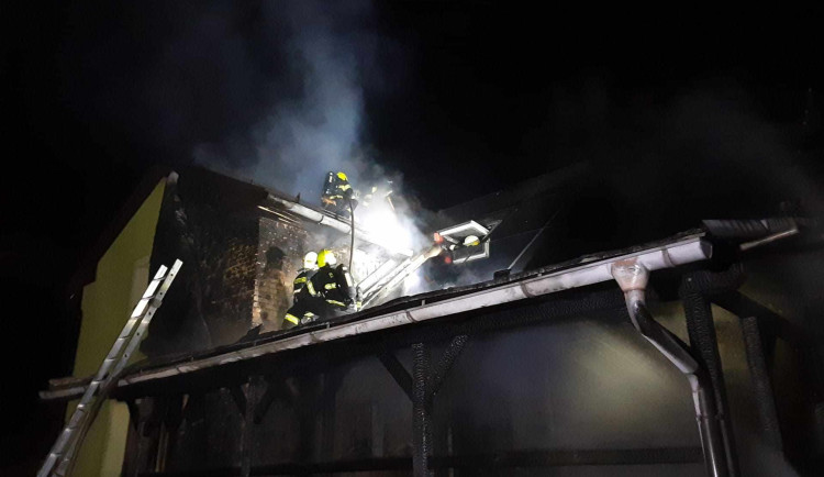 Požár rodinného domu v Čejově