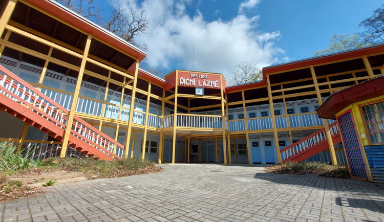 Třebíč bude vybírat provozovatele opraveného koupaliště Polanka, modernizace se prodražila. Foto: Se souhlasem Města Třebíč