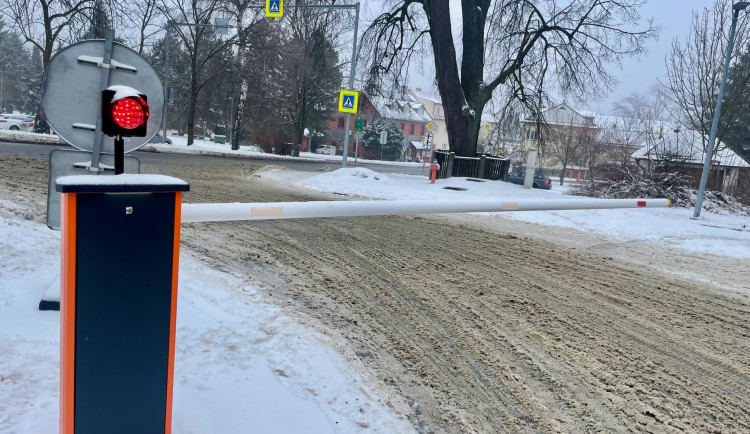 Nemocnice v Novém Městě na Moravě má nový závorový systém a parkování se opět platí. Foto: Se svolením Nemocnice Nové Město na Moravě