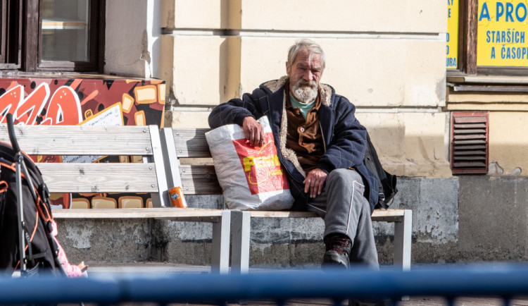 V Jihlavě vypomáhá lidem bez domova v mrazech středisko červeného kříže