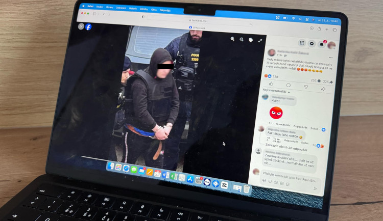 Lidé na sociálních sítích linčují hradeckého vraha. Za nenávistné komentáře mohou padat tresty